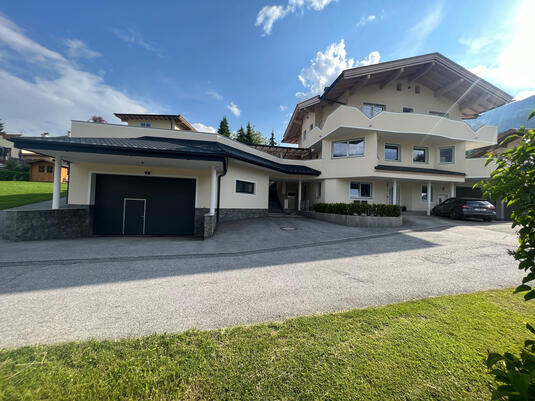 Frontalansicht des Haus Markus: Ferienwohnung mit Terrasse im Erdgeschoss